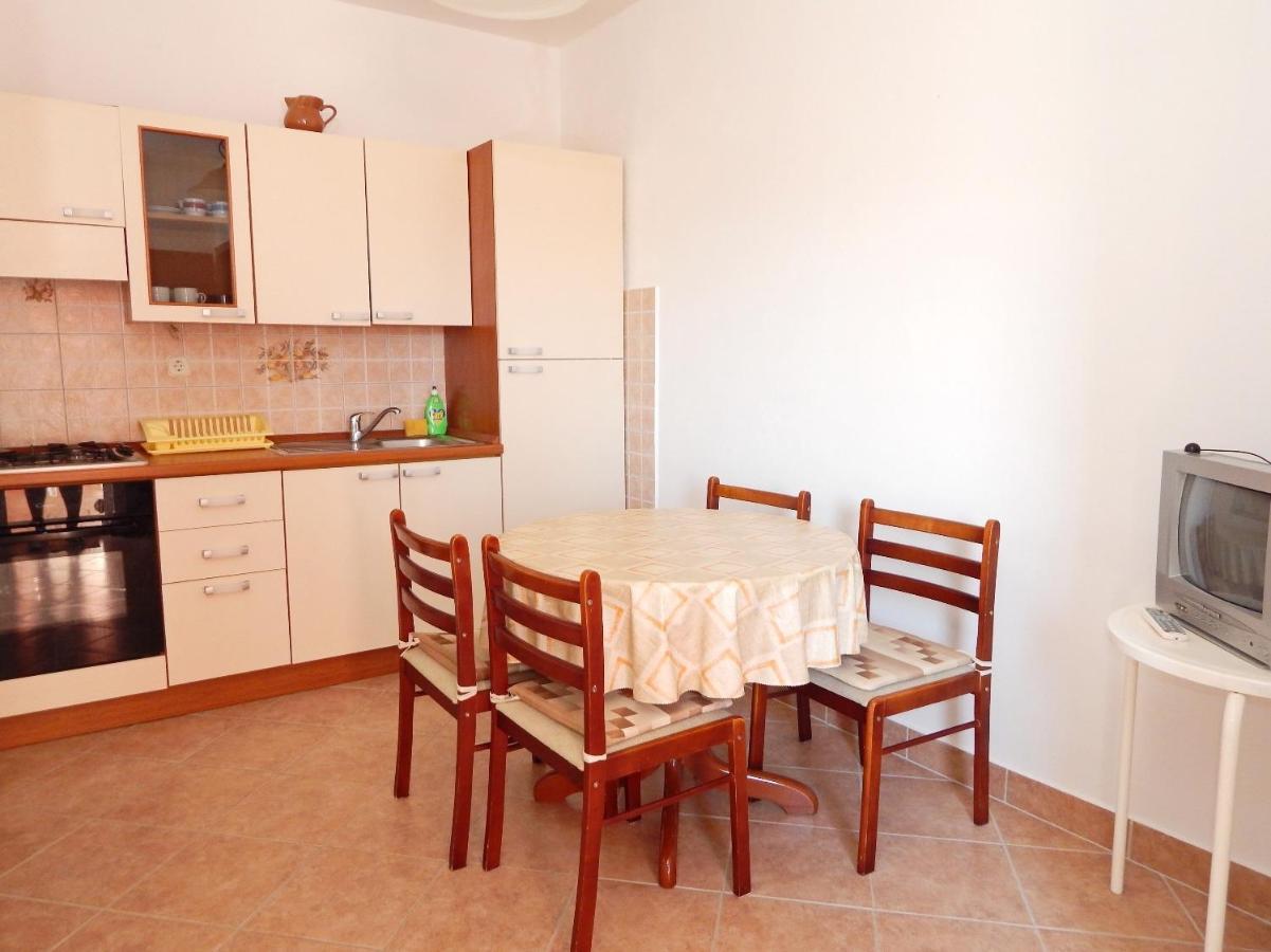 Apartments Luce - Family Friendly & Parking Pag Town Εξωτερικό φωτογραφία