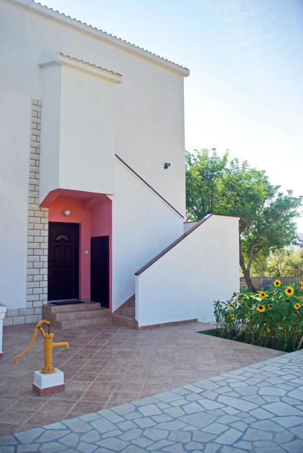 Apartments Luce - Family Friendly & Parking Pag Town Εξωτερικό φωτογραφία
