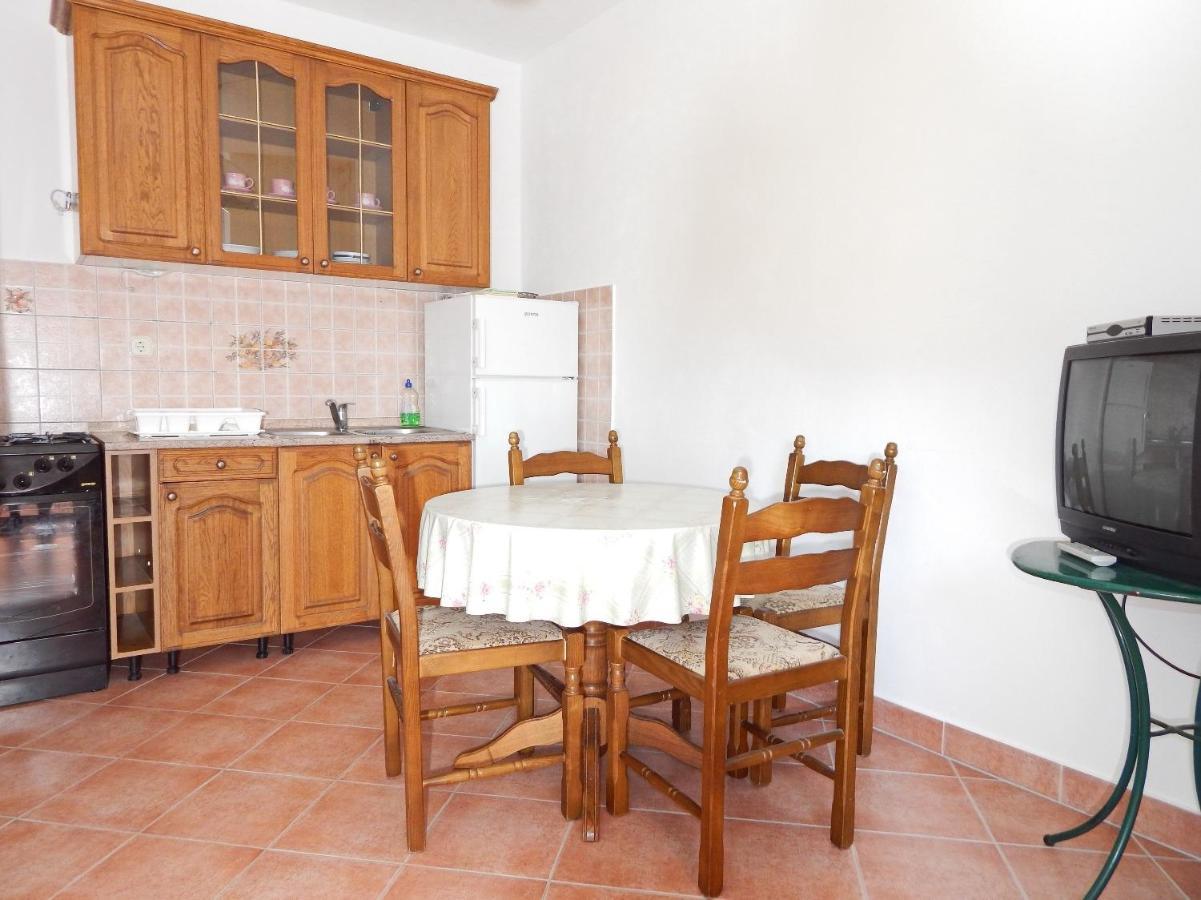 Apartments Luce - Family Friendly & Parking Pag Town Εξωτερικό φωτογραφία