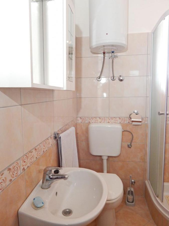 Apartments Luce - Family Friendly & Parking Pag Town Εξωτερικό φωτογραφία