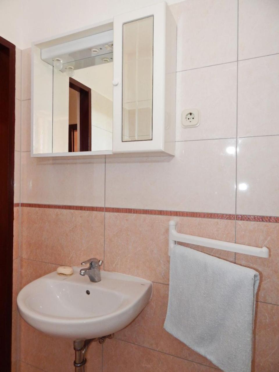 Apartments Luce - Family Friendly & Parking Pag Town Εξωτερικό φωτογραφία